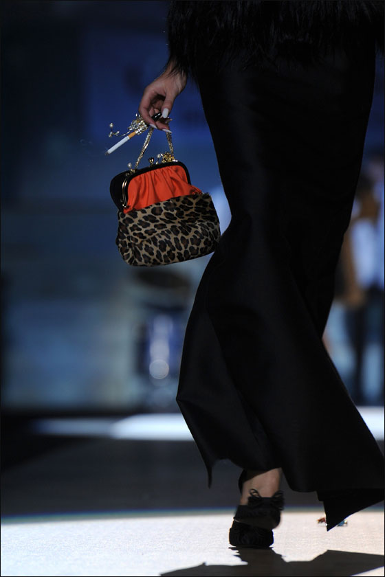 بالصور.. احدث ازياء اسبوع الموضة الايطالي!!