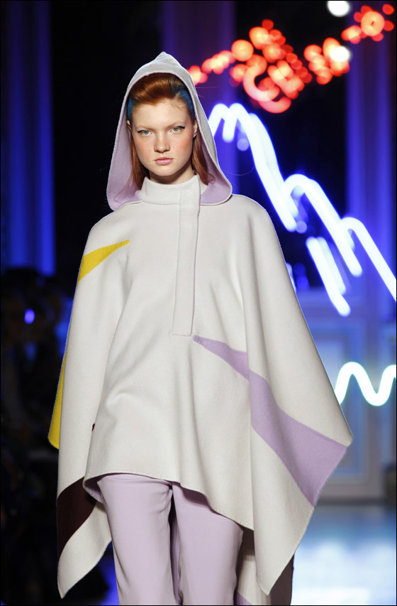 نقدم لكم تصاميم يابنانية مطرزة لشتاء وخريف 2012! نقدم لكم تصاميم يابنانية مطرزة لشتاء وخريف 2012!