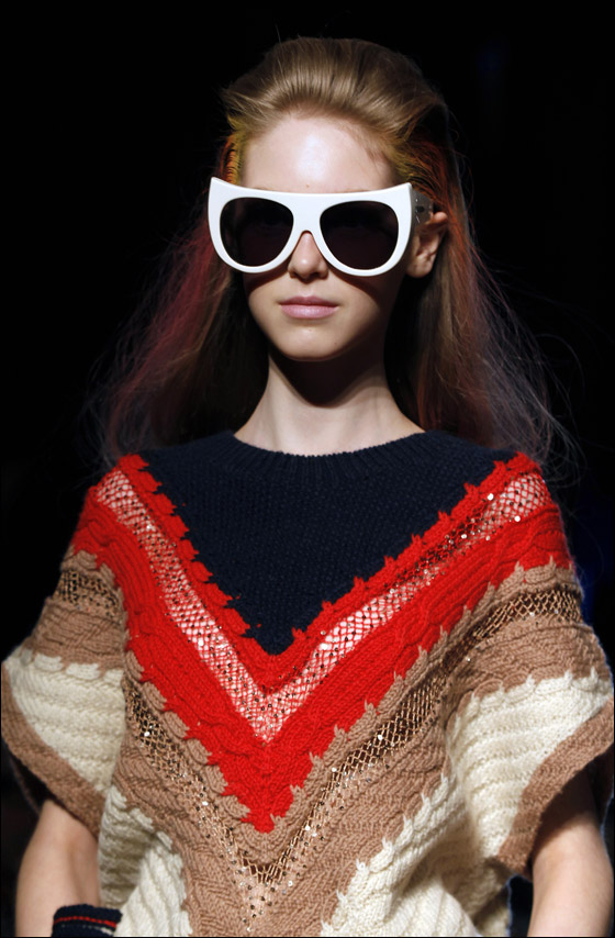 نقدم لكم تصاميم يابنانية مطرزة لشتاء وخريف 2012! نقدم لكم تصاميم يابنانية مطرزة لشتاء وخريف 2012!