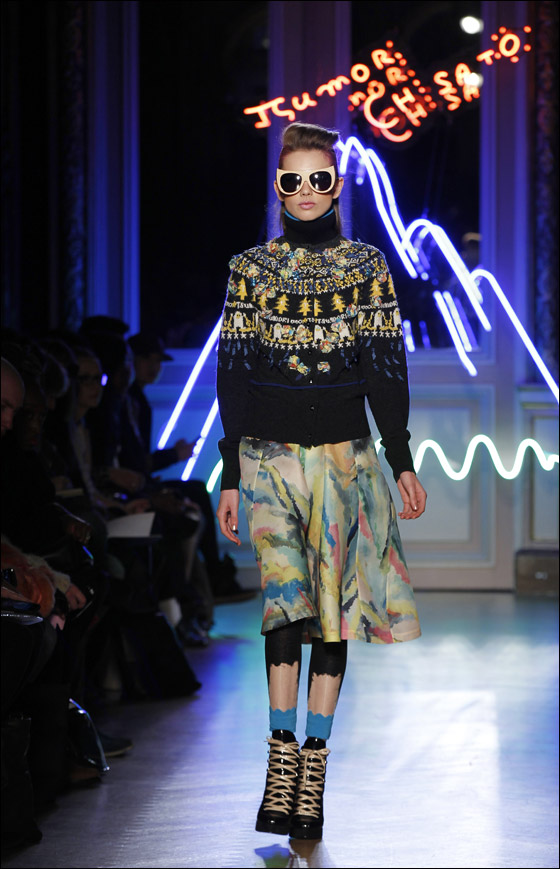 نقدم لكم تصاميم يابنانية مطرزة لشتاء وخريف 2012! نقدم لكم تصاميم يابنانية مطرزة لشتاء وخريف 2012!