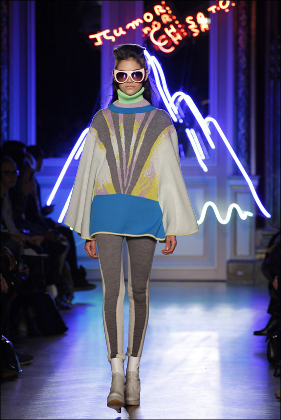 نقدم لكم تصاميم يابنانية مطرزة لشتاء وخريف 2012! نقدم لكم تصاميم يابنانية مطرزة لشتاء وخريف 2012!