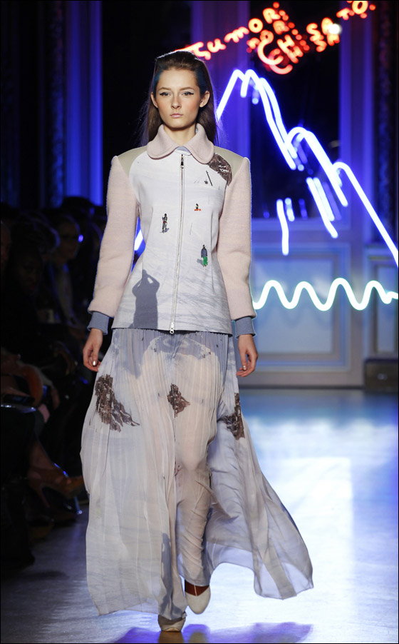 نقدم لكم تصاميم يابنانية مطرزة لشتاء وخريف 2012! نقدم لكم تصاميم يابنانية مطرزة لشتاء وخريف 2012!