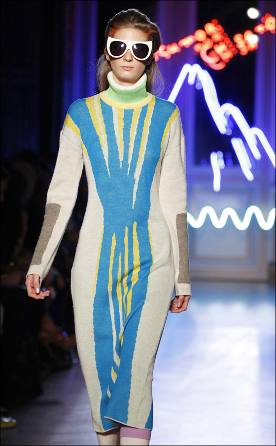 نقدم لكم تصاميم يابنانية مطرزة لشتاء وخريف 2012! نقدم لكم تصاميم يابنانية مطرزة لشتاء وخريف 2012!