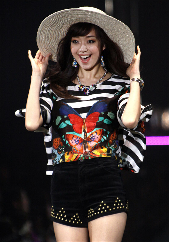 بالصور..عرض مميز وعفوي للازياء في طوكيو!