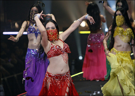 بالصور..عرض مميز وعفوي للازياء في طوكيو!