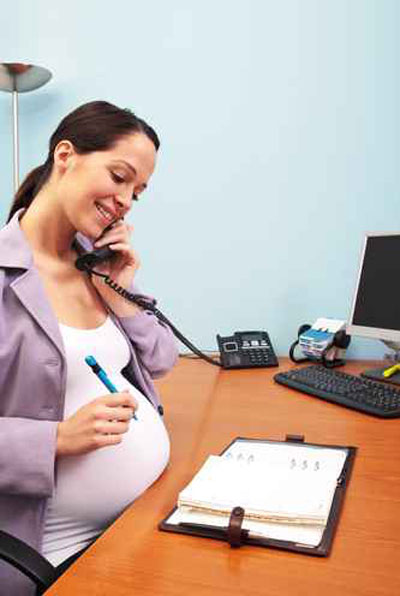 احذرن ايتها الحوامل: المحمول يعرض الجنين لمخاطر سلوكية!