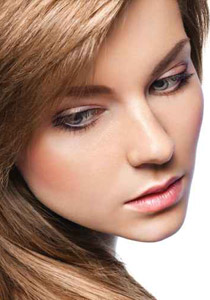 اعتني بشعرك التالف في فصل الصيف