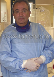 د. خالد سليمان يقتحم قلوب الناس من خلال اليد والفخذ!! 