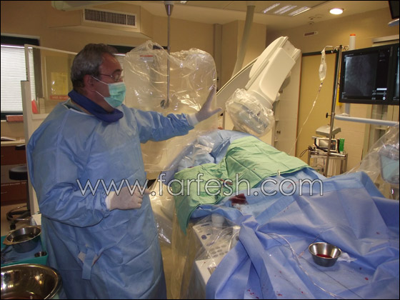 د. خالد سليمان يقتحم قلوب الناس من خلال اليد والفخذ!! 