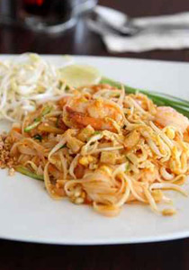 "شايف" يقدم لكم طريقة عمل الأرز التايلندي المقلي مع الدجاج 
