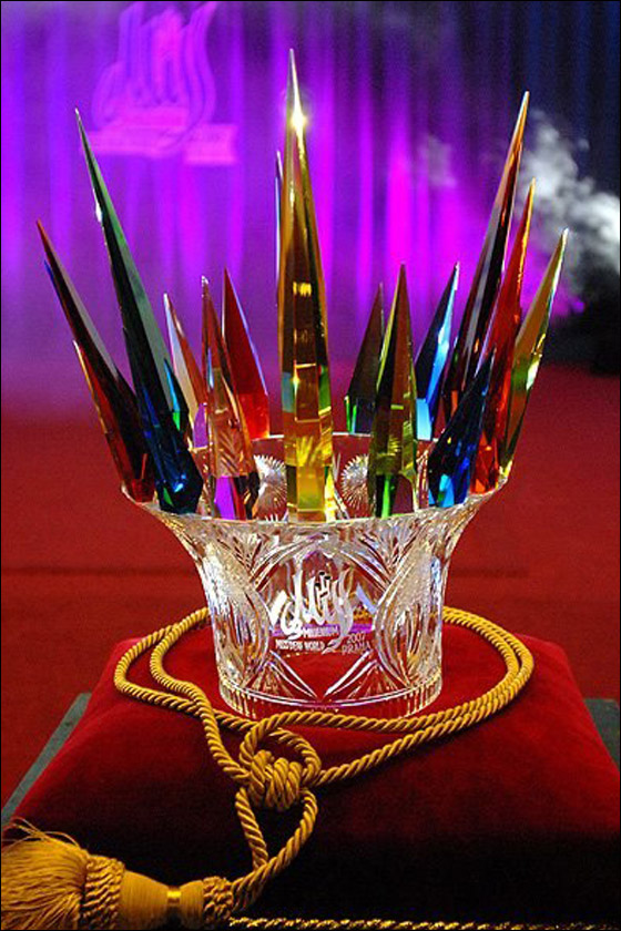 بالصور: المانية شقراء تفوز بلقب ملكة جمال العالم للصم 2012