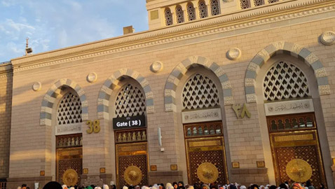 أغلق باب بعد تحويل القبلة.. هكذا تطورت أبواب المسجد النبوي من 3 إلى 100